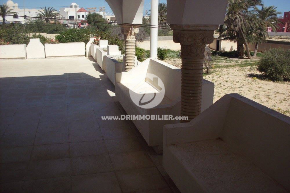 L 96 -                            بيع
                           Appartement Meublé Djerba